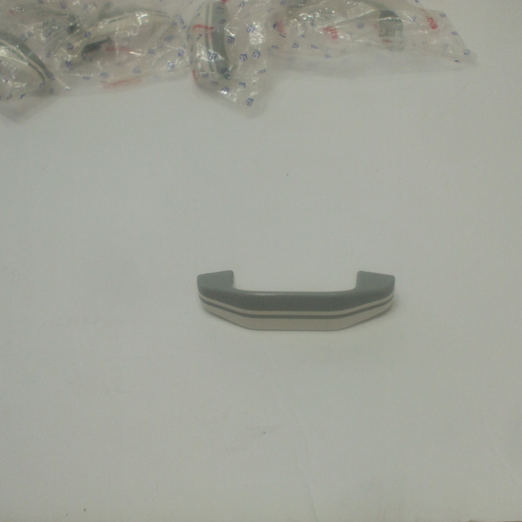 Grey And White Plastic Cabinet Doorknob Handles  S - Picture 6 of 6